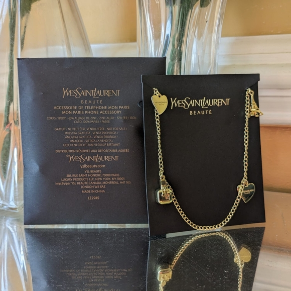 Yves Saint Laurent - Picture 3 of 15